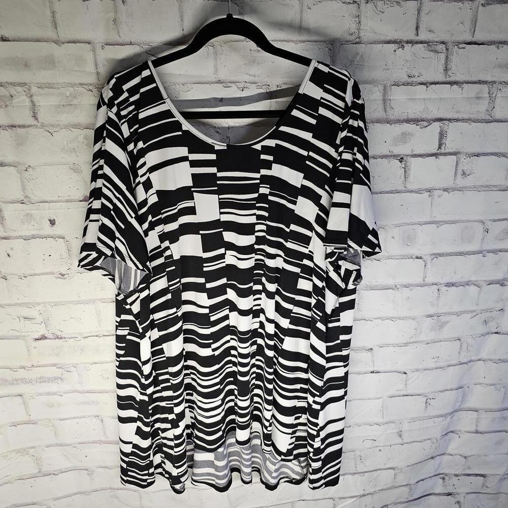 Black and White Geometric Top